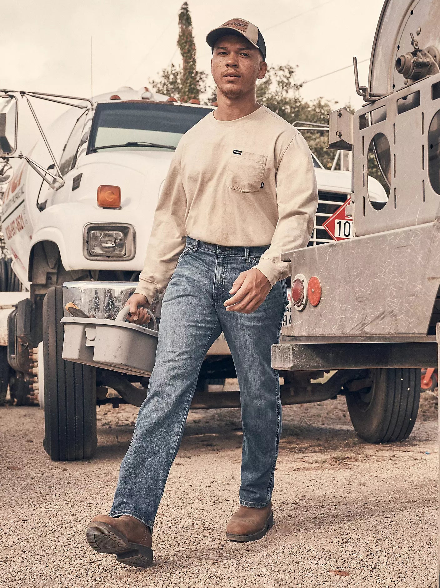 Wrangler FR Regular Fit Advanced Comfort Jean